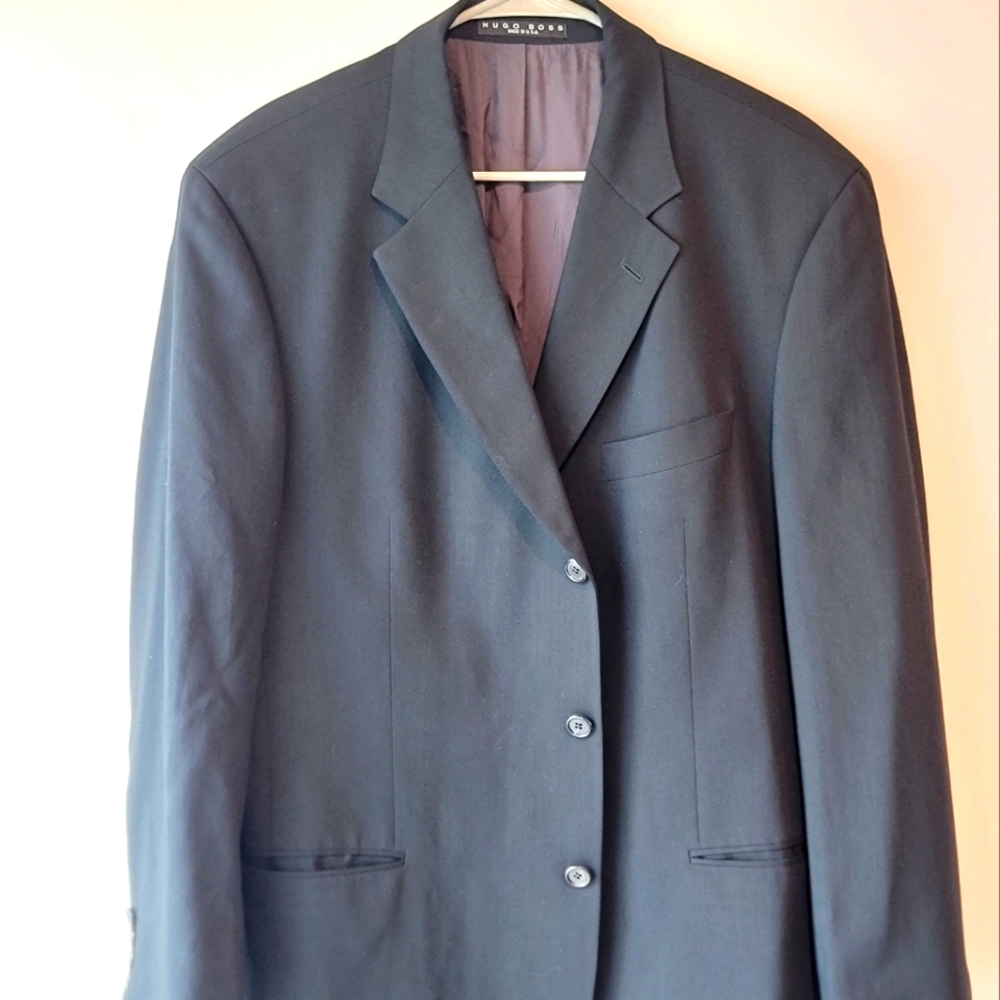 HUGO BOSS Made In US 100% virgin wool 44R inner pockets Men's black suit